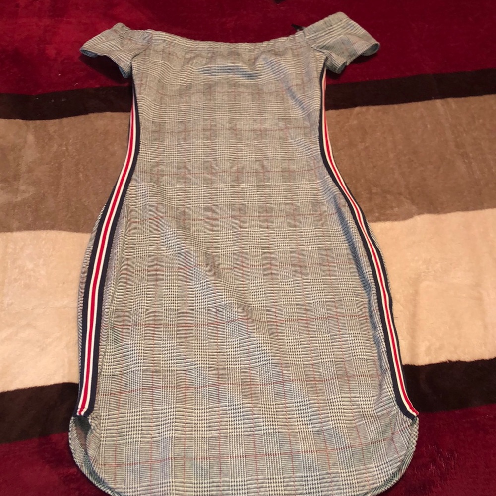 Brand New Guess Dress 🌻